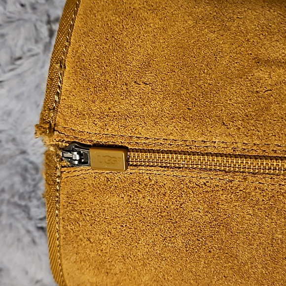 Uggs boots - Picture 6 of 6